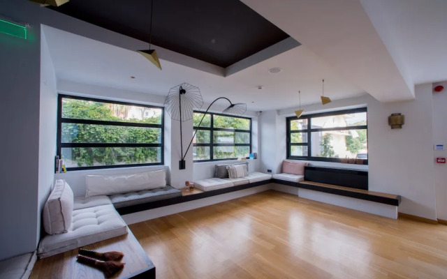 Sunday Boutique Hotel