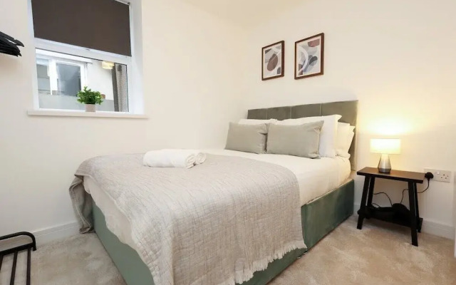 Chic 2 Bed Flat Near Central Cardiff