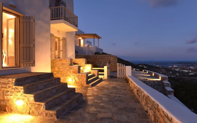 Villa Acqua · Gorgeous pool villa, stunning sea views, helipad!