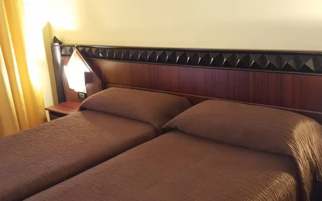 Hotel Motel Flower