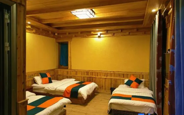 Yara Yingcuo Homestay