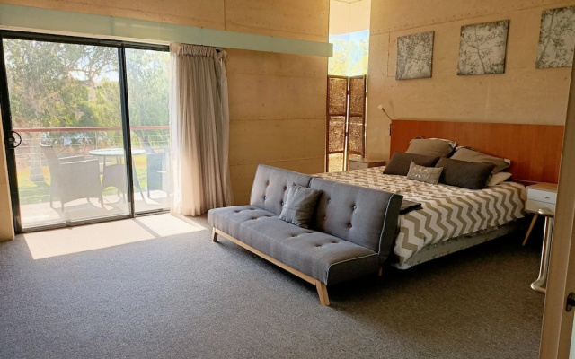 Yanchep Inn