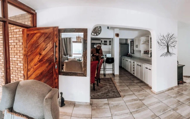 Serene Thatched Roof Retreat in Faerie Glen, Pretoria