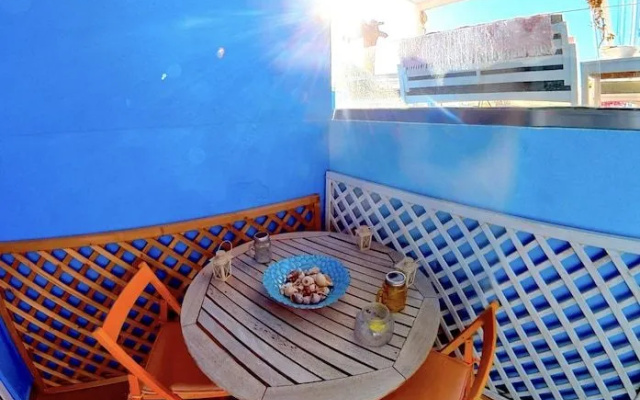 Beach Shack Studio s&l