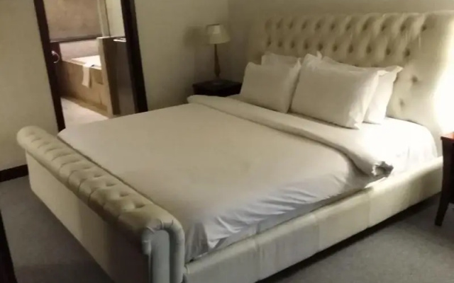 Empire Suites @ Times Square