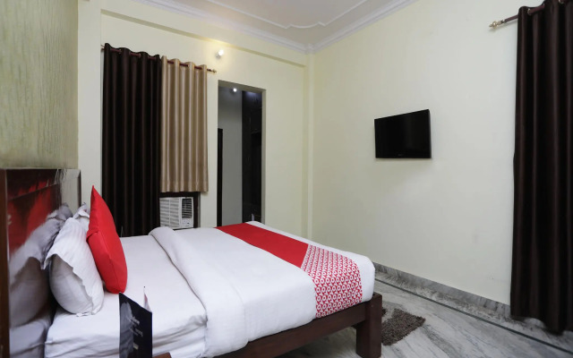 OYO 7162 Home Stay Shikhar Paradise