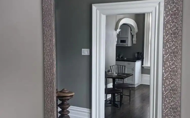 Stratford Suites - 66 Daly Ave