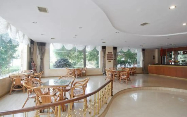 Sanhe International Hotel