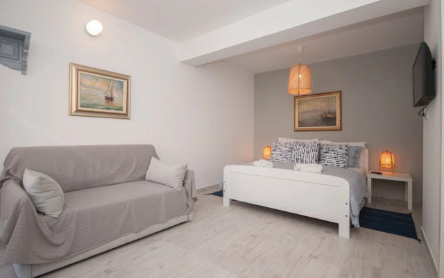 Chic studio Marella