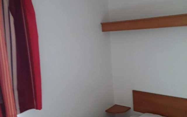Chalet With 2 Bedrooms in Saint-paul-lès-dax, With Terrace and Wifi -