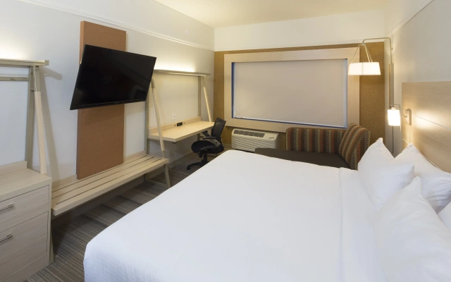 Holiday Inn Express And Suites Rochester Hill