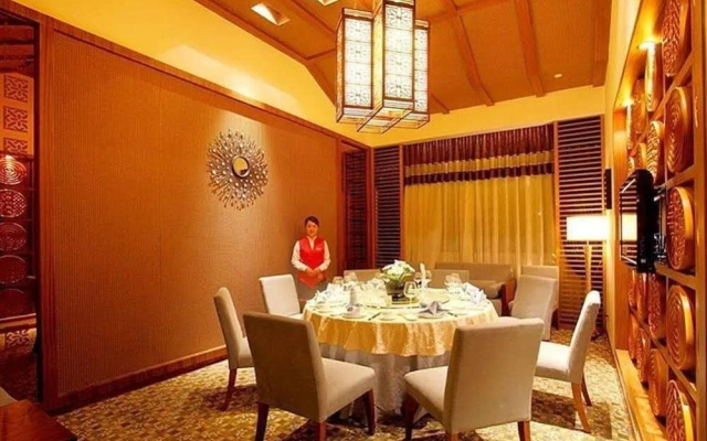 Hui Feng Hotel