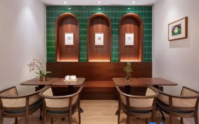 Wuyu Hotel (Happy Valley & Longfor Paradise Walk Lijia )