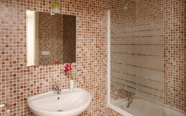 MH Apartments Guell
