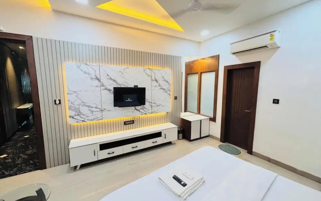 Hotel sadhana palace
