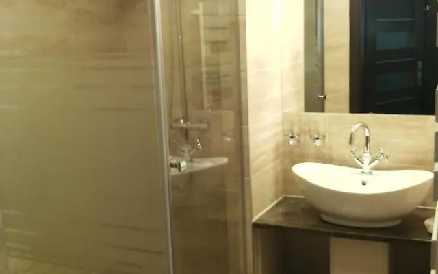 B&M Guesthouse