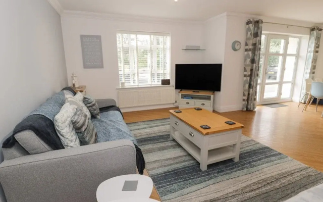 Apartment 6