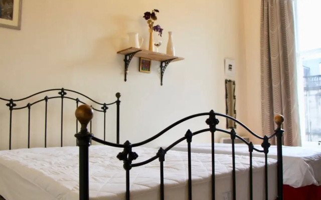2 Bedroom Apartment Near Haymarket