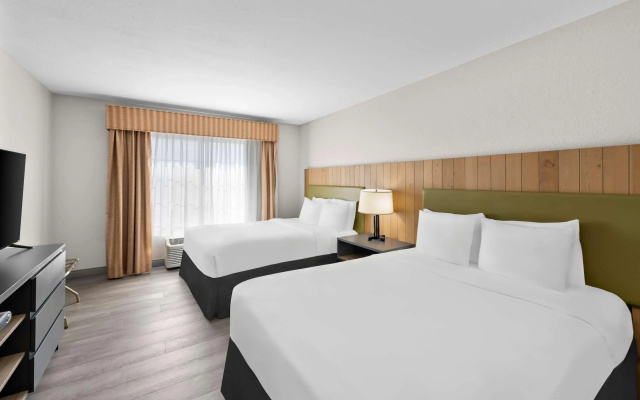Country Inn & Suites by Radisson, Topeka West, KS