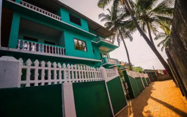 Oyo 23256 Home Decent 1 Bhk Baga