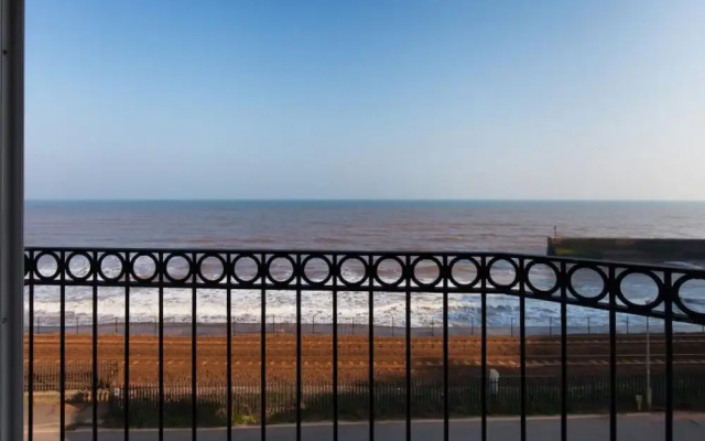 Modern Apartment in Dawlish With Dawlish Coast View