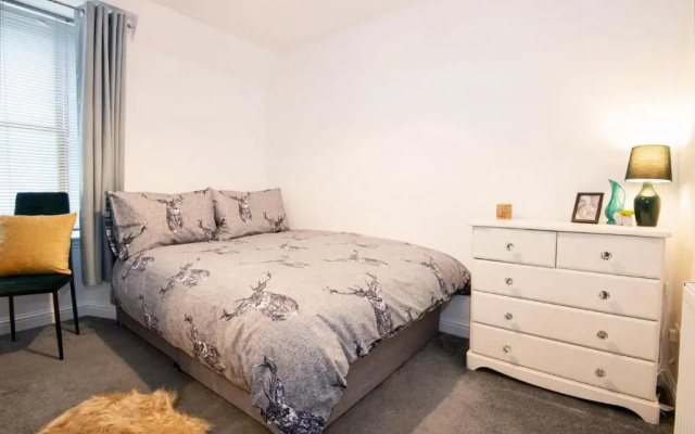 Unique 2 Bedroom Flat Kirrie Scotland
