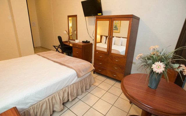 Armas Hotel