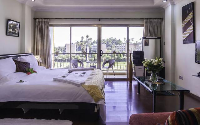 Eldon Suites & Apartment Hotel