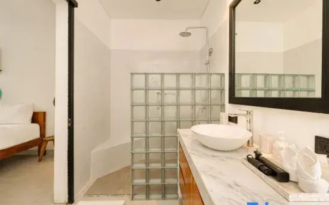 Spacious 5BR Modern Simplicity, Near Canggu's Best