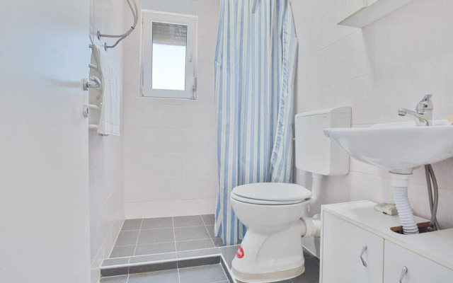 Beautiful Apartment in Vir With Wifi and 2 Bedrooms