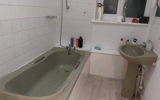 2-bed Apartment Sleeps 7 With Wi-fi