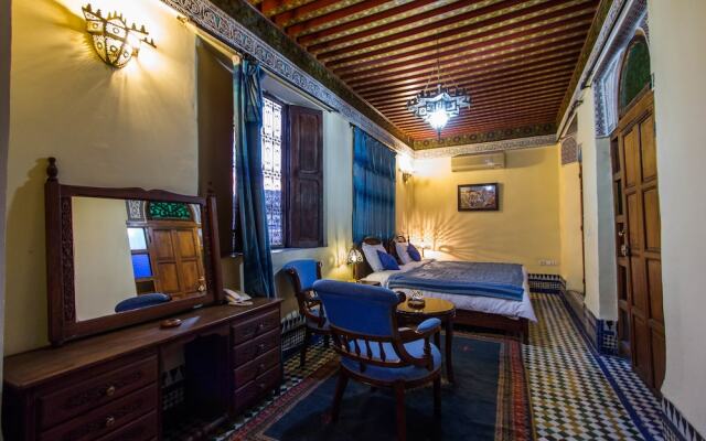 Отель Riad Ibn Khaldoun Марокко, Фес - отзывы, цены и фото номеров - забронировать отель Riad Ibn Khaldoun онлайн вид на фасад