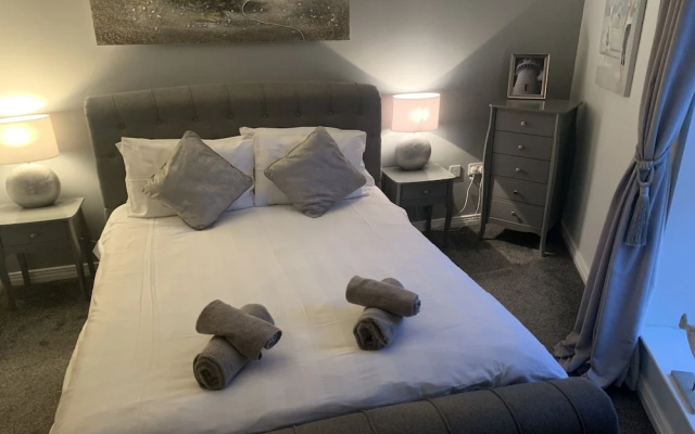Harbour View Luxury Comfortable Holiday Apartment