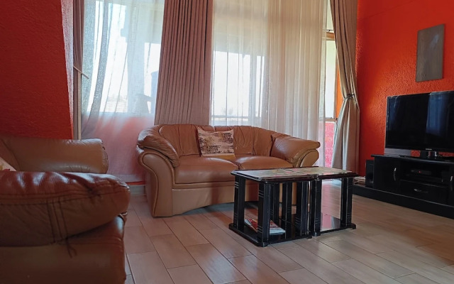1 Bed Flat - Sleeps 2 - Parking - Wifi