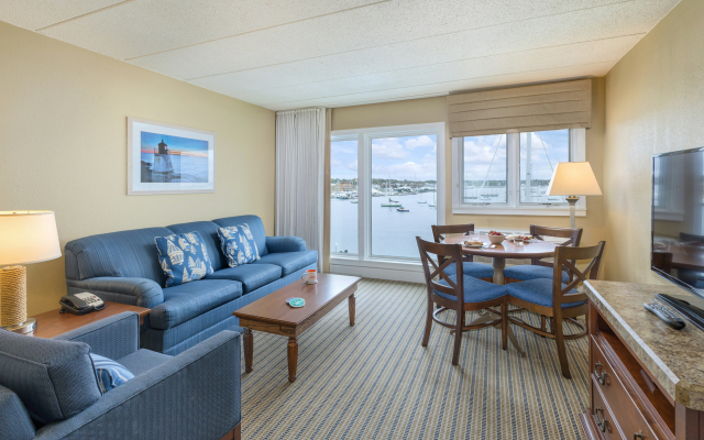 Club Wyndham Inn on Long Wharf