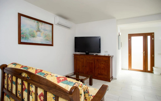 Le Tartarughe Three-room apartment-TRILOCALE LE TARTARUGHE