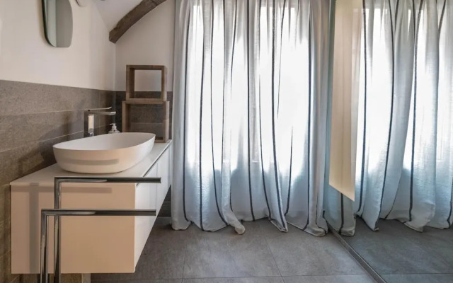 Santo Stefano Elegant Apartment by Wonderful Italy