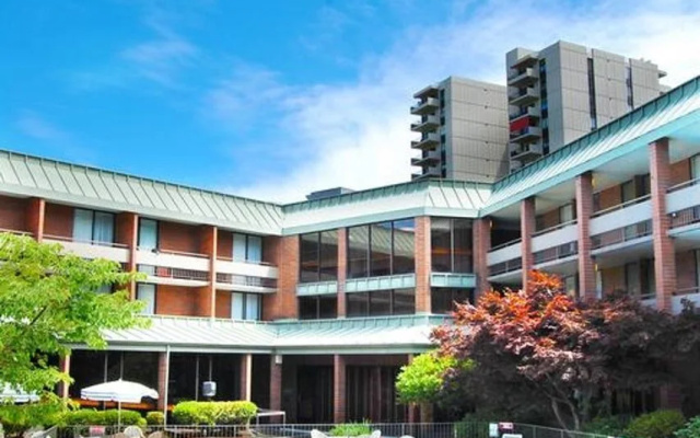 University Place Hotel & Conference Center