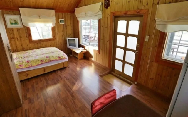 Yangyang Seorak Badanamuro Pension(양양 설악바다나무로펜션)