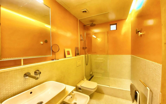 Tyche apartment