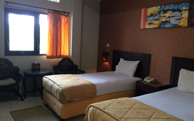 Crown Hotel