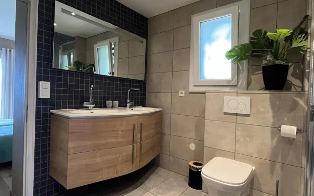 Holiday Home With Sauna, Saint-sauveur