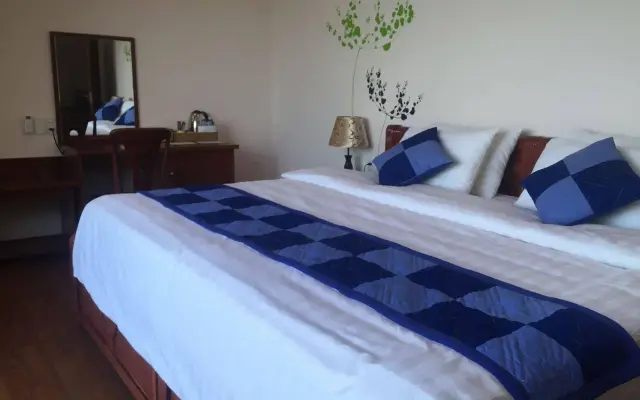 Tra Que Riverside Homestay