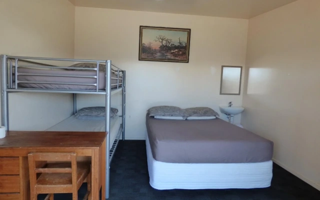 Racecourse Backpackers Hostel