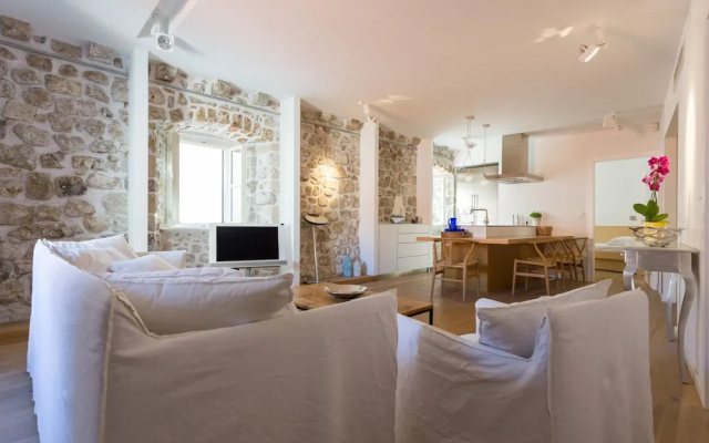 Hedera Estate, Hedera A6 - Breakfast Included