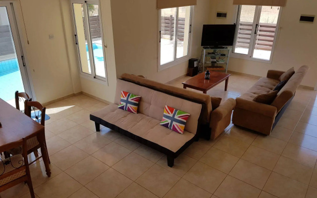 SeaBreeze Villas with Private Pool by TrulyCyprus