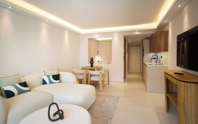 A/C apt in the Heart of Cannes--croisette/beaches