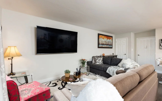 Via De Royal 2 BR by Casago