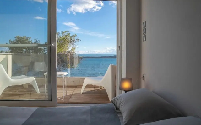 Luxury on the Water - Seaside Maisonette in Itea