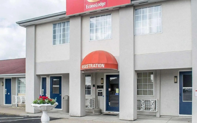 Econo Lodge Inn & Suites Sandusky South